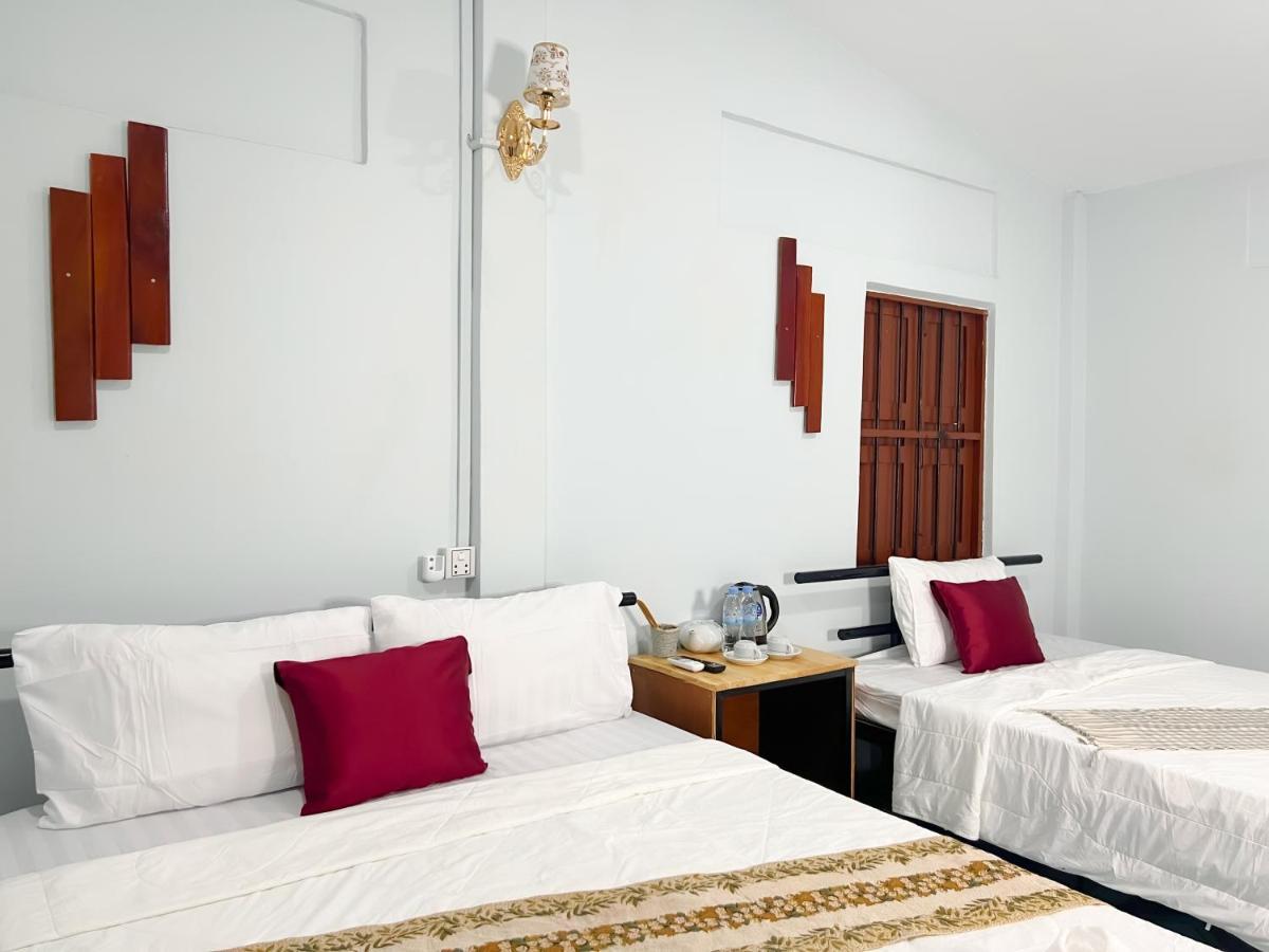 Lotus Blanc Homestay Battambang Eksteriør bilde
