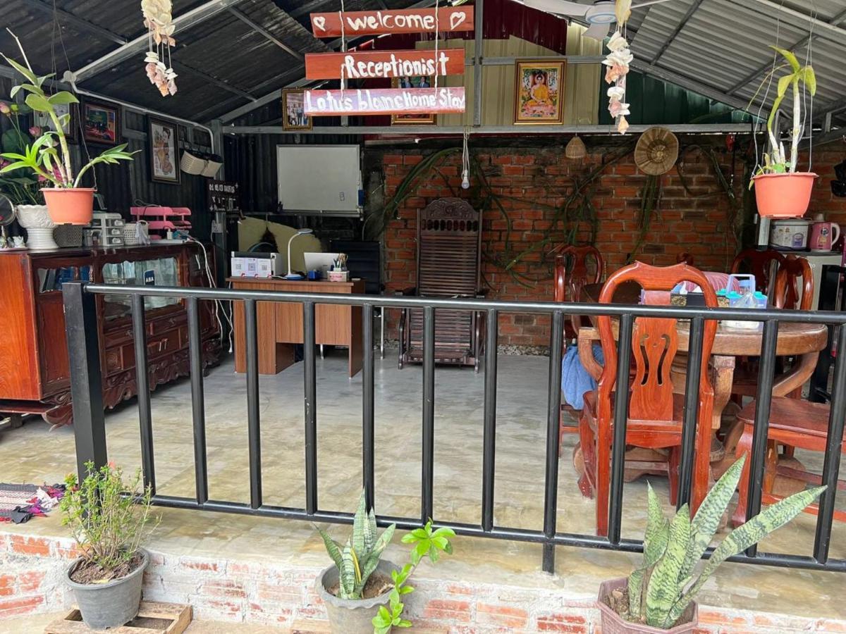 Lotus Blanc Homestay Battambang Eksteriør bilde