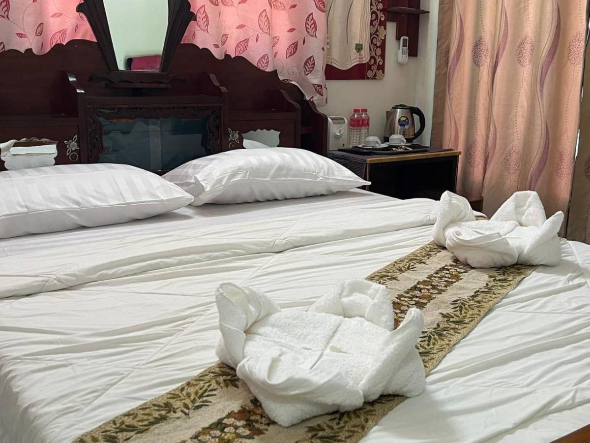 Lotus Blanc Homestay Battambang Eksteriør bilde