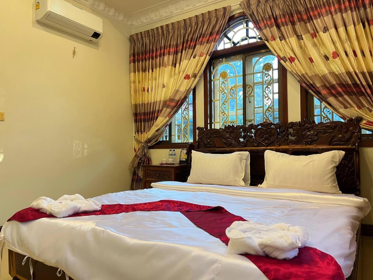 Lotus Blanc Homestay Battambang Eksteriør bilde