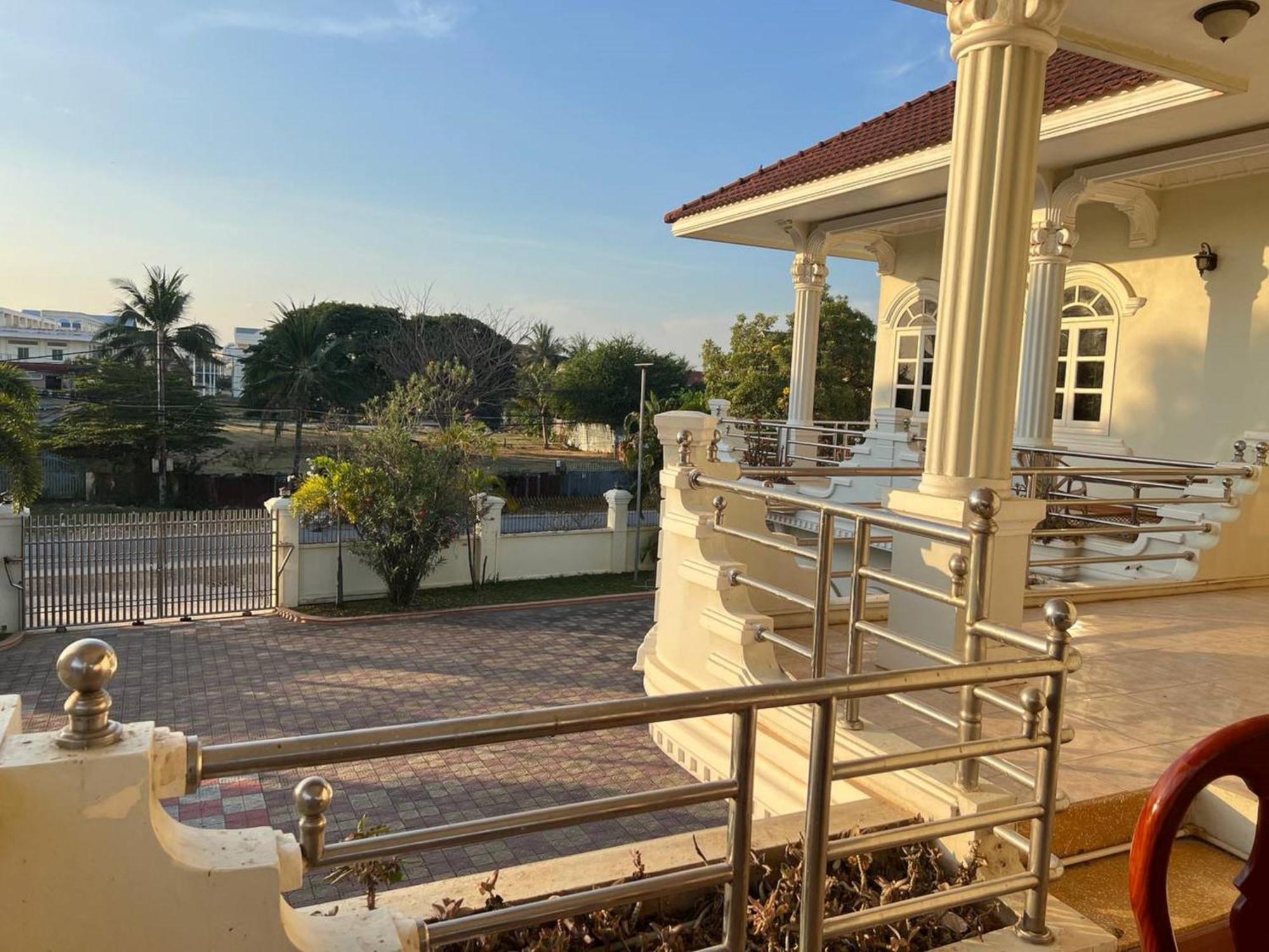 Lotus Blanc Homestay Battambang Eksteriør bilde